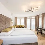 Hotell Hochkoenigin - Mountain Maria Alm am Steinernen Meer