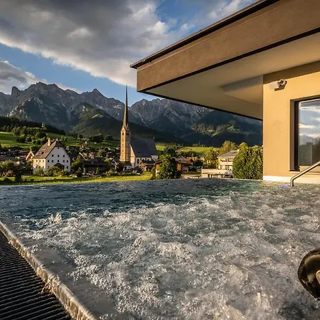 Hochkoenigin - Mountain Hotel